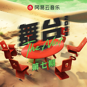 扒开她粉嫩的小缝尿进去微博
