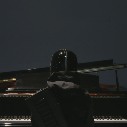 扒开她粉嫩的小缝尿进去微博
